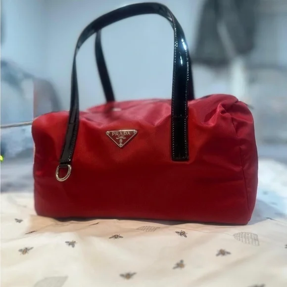 Prada Women's Red and Black Bag - Picture 3 of 16